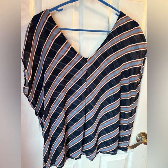 Ann Taylor Factory Women’s V-neck Top - Picture 2 of 4